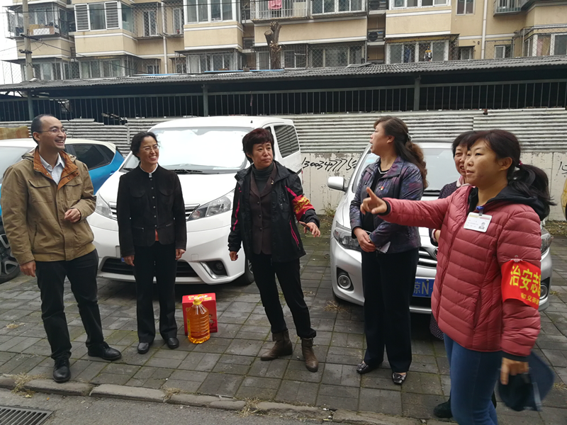 副区长张鑫要求街道社区负责人员认真学习贯彻“十九大”精神做好敬老爱老助老工作